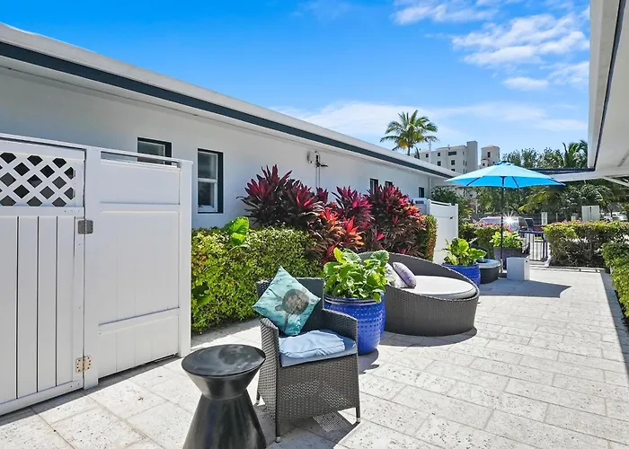 Hollywood Beach Suites And Hotel